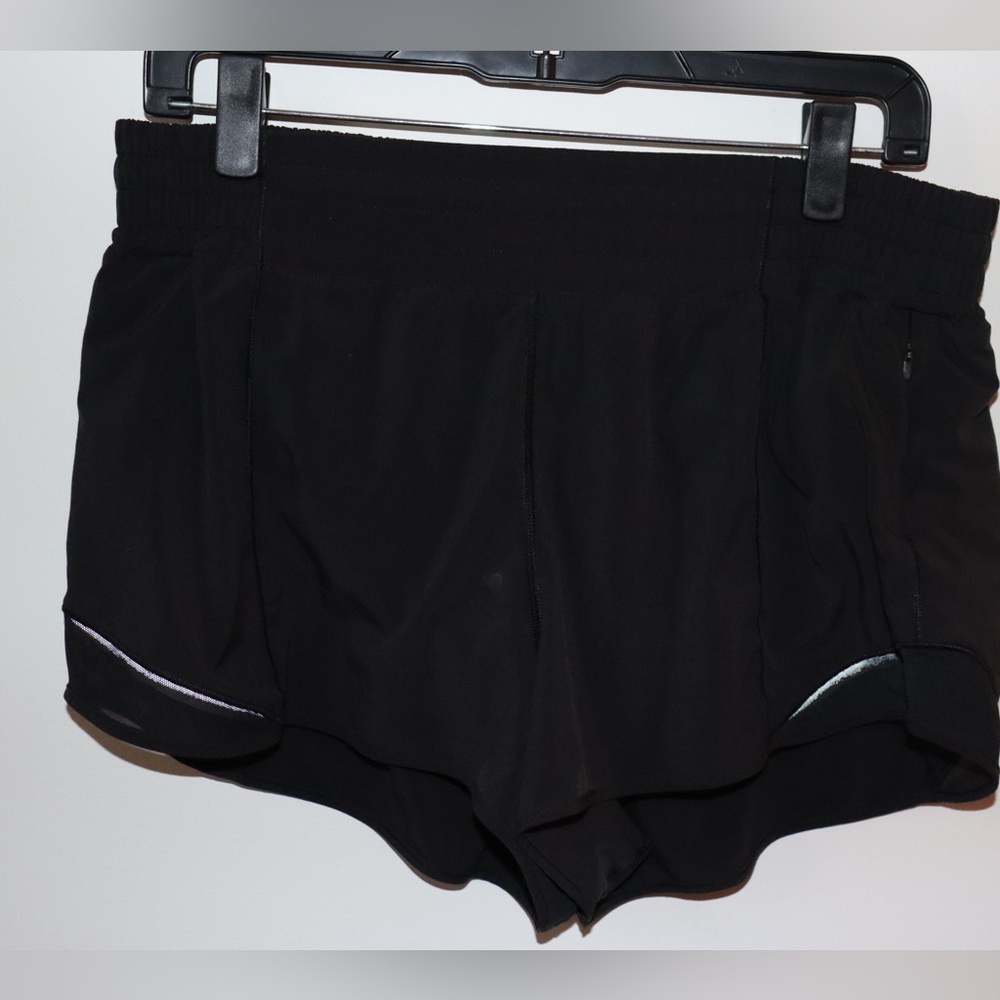 Black Lululemon hottie hot shorts, 2.5